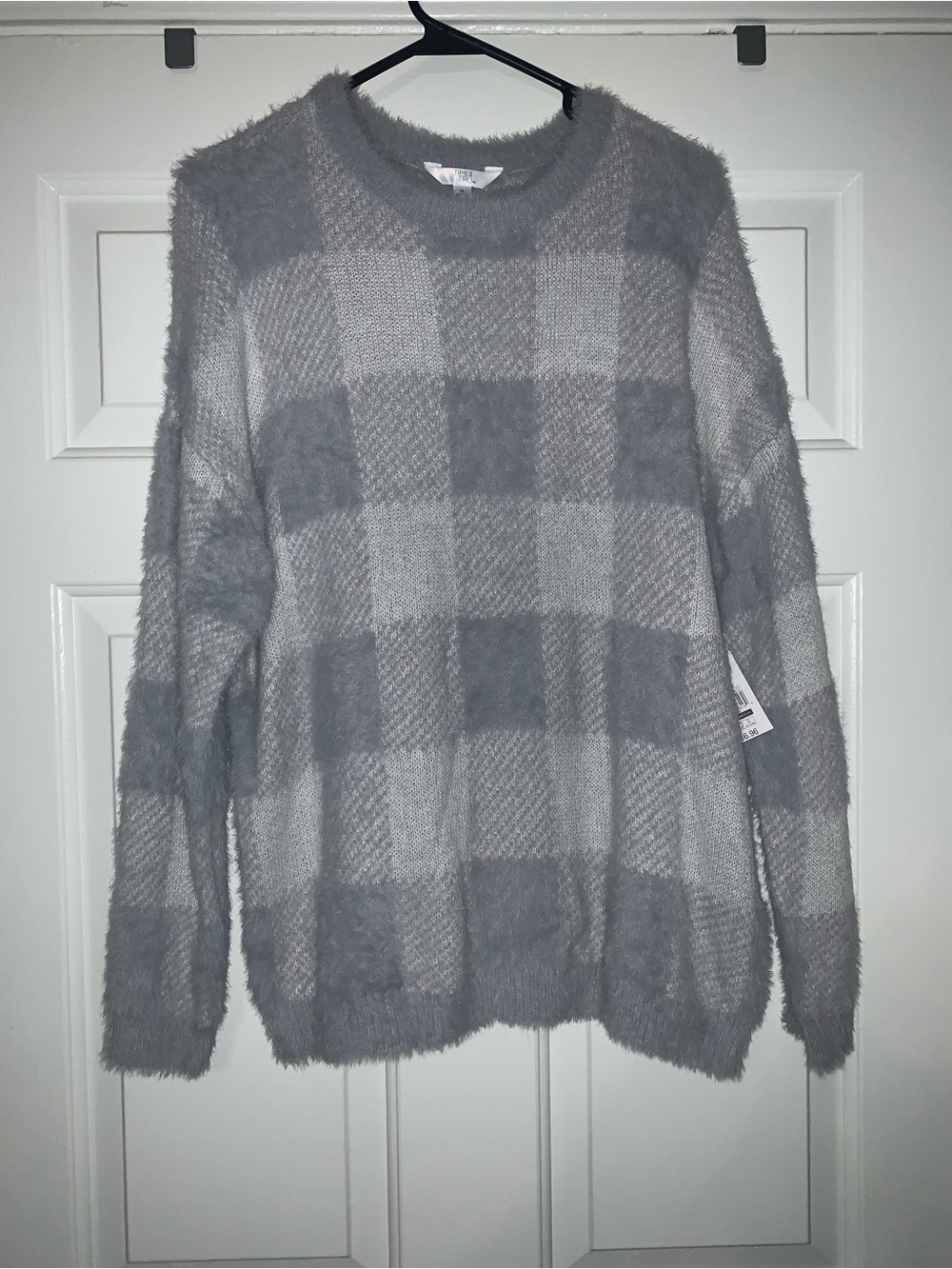 Women’s Time And True Fuzzy Eyelash Sweater (Medium 8-10) New W/Tags